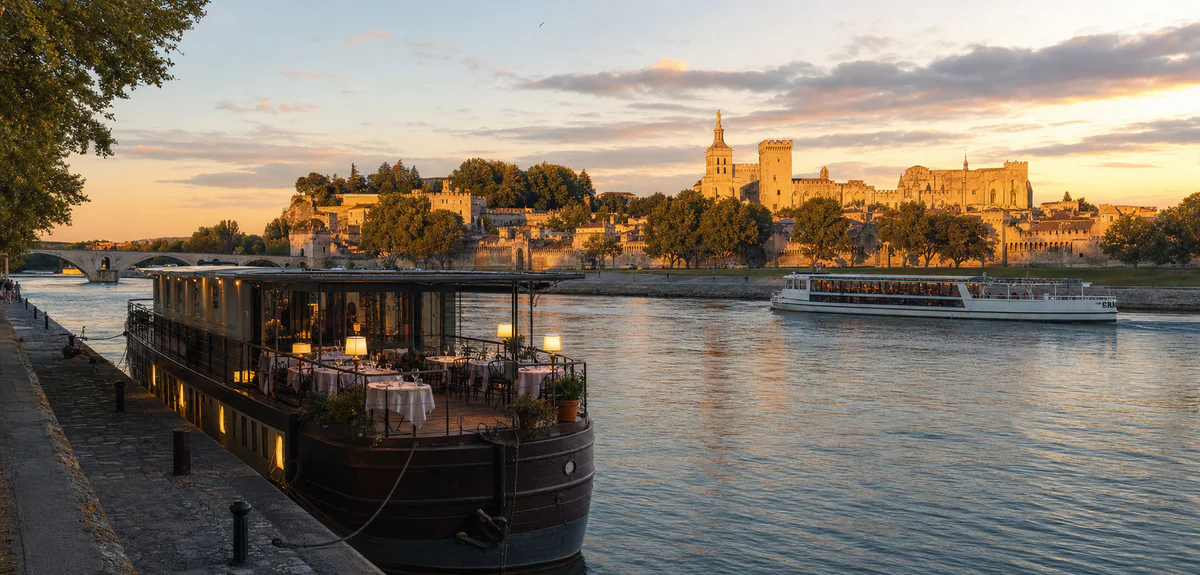 Péniche restaurant Avignon : choisir sans se tromper