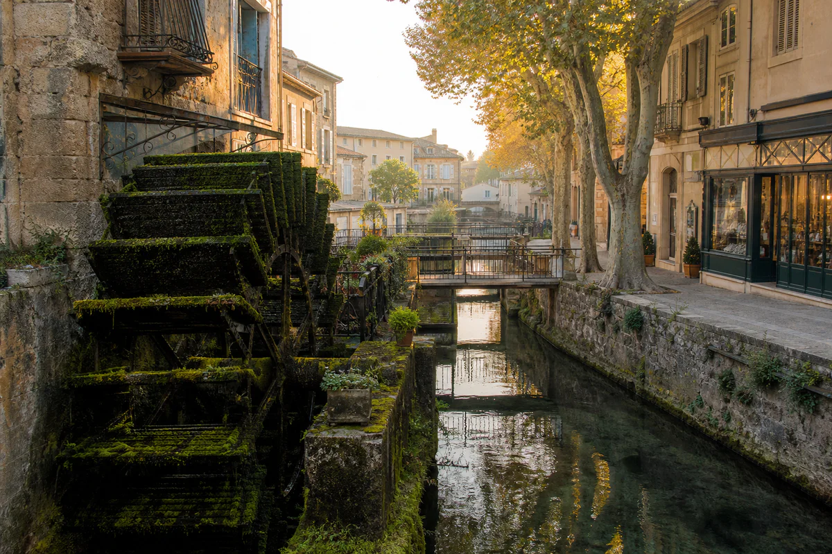 Que faire à L’Isle-sur-la-Sorgue : le parcours fluide depuis Avignon