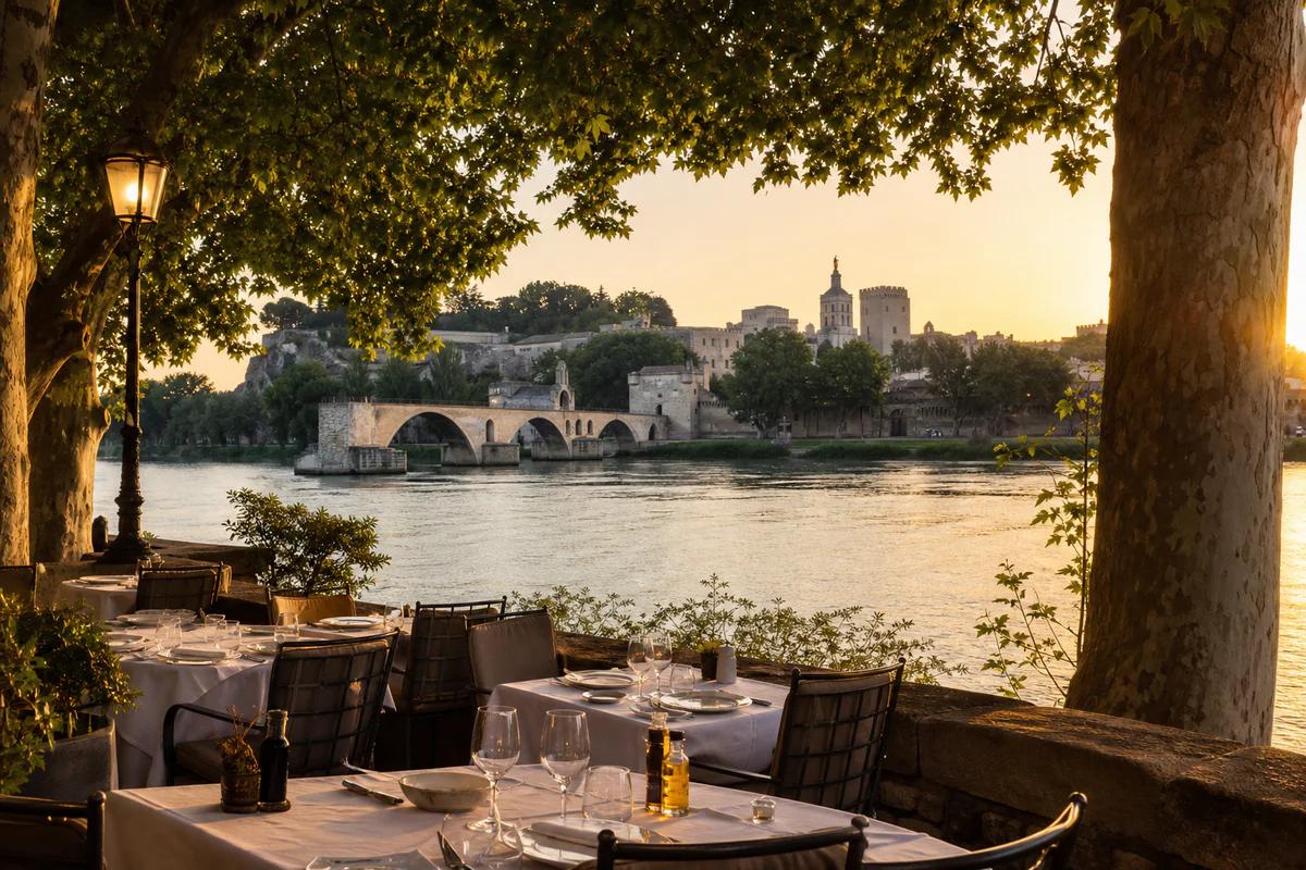 Restaurant Avignon bord du Rhône est-il vraiment une question de vue ?
