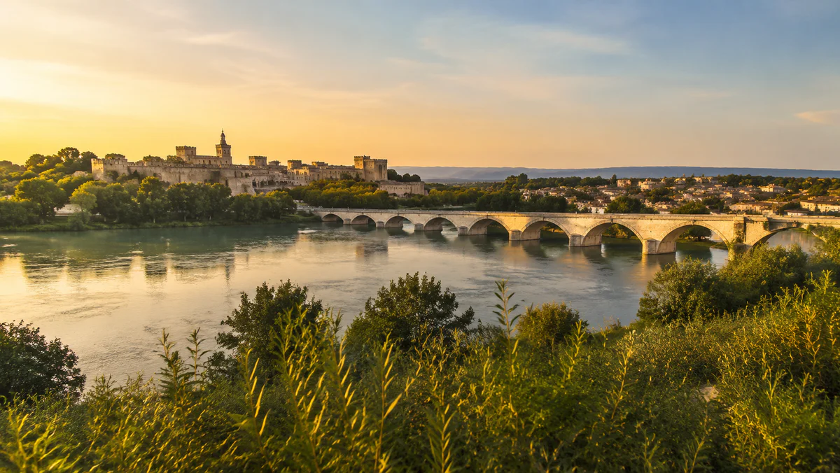 Sauveterre Avignon : est-ce une bonne idée pour une sortie facile ?