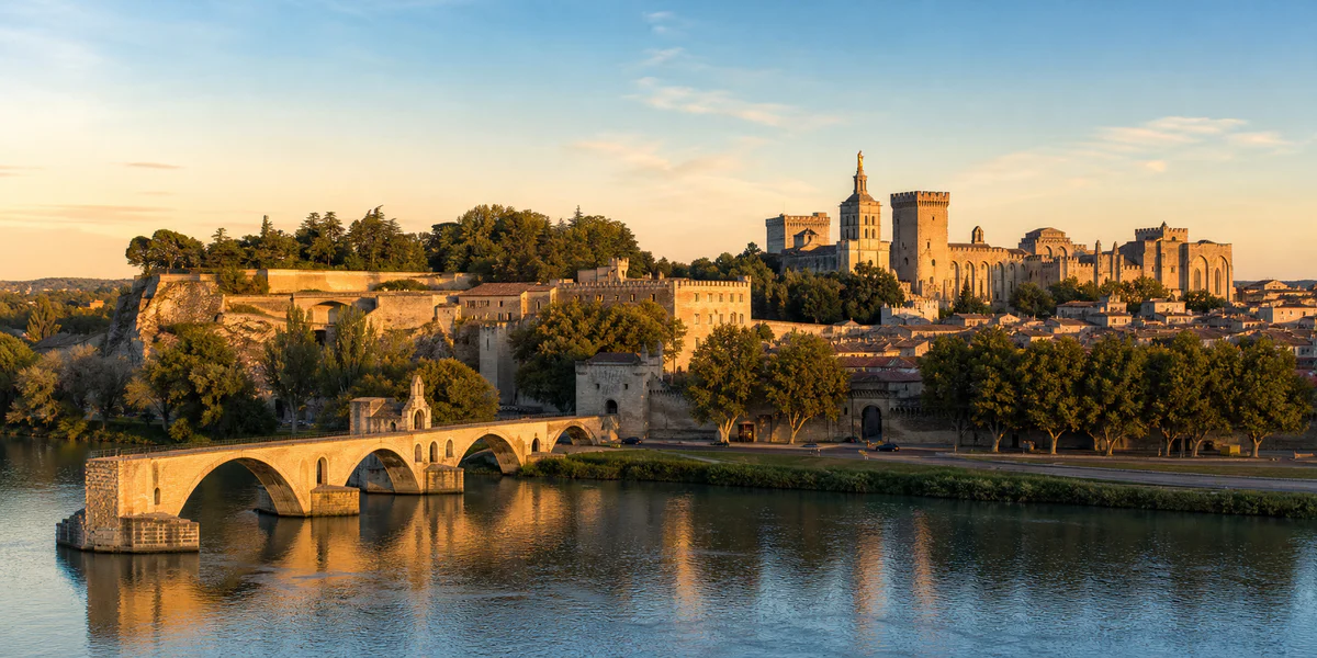 Monument Avignon, quels sites visiter selon votre temps et vos envies ?